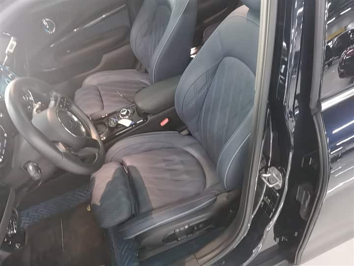 Фото 15 - Mini Clubman