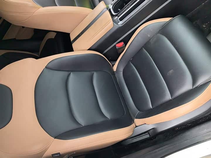 Фото 16 - Geely Icon