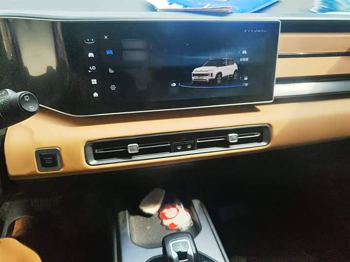 Фото 6 - Geely Icon