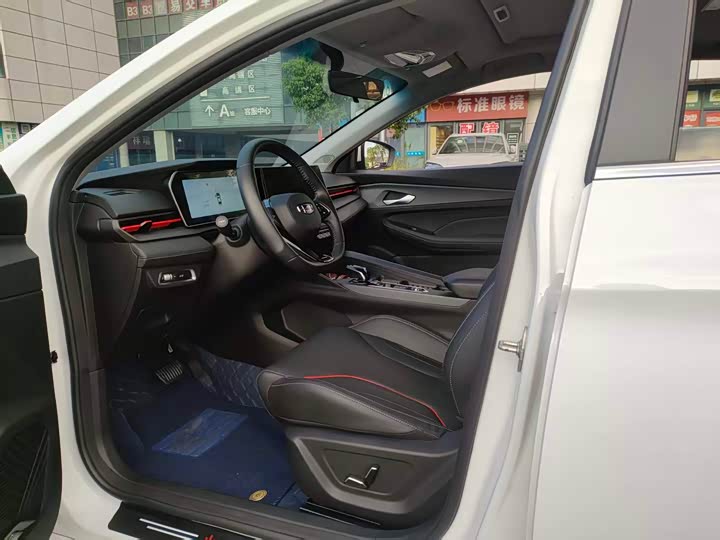 Фото 12 - Geely Binrui