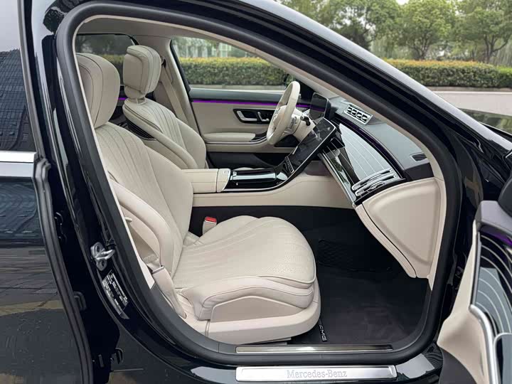 Фото 25 - Mercedes-Benz S-Class