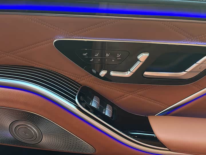 Фото 19 - Mercedes-Benz Maybach S-Class