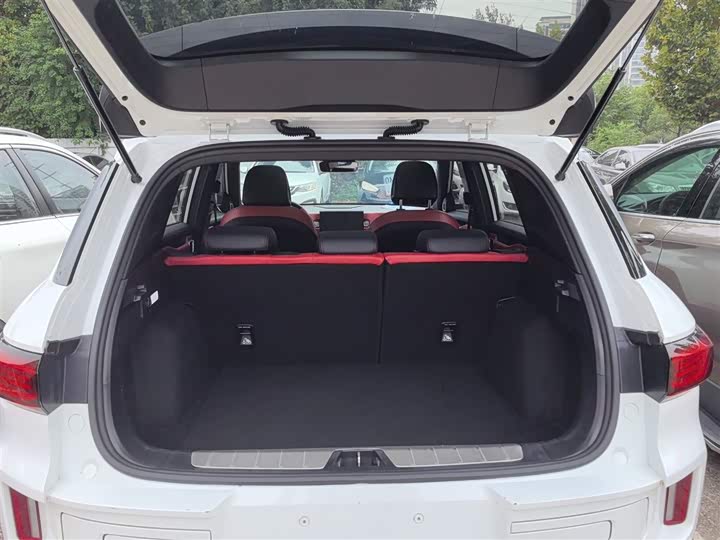 Фото 14 - Geely Icon