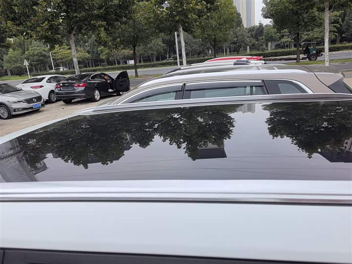 Фото 16 - Geely Icon