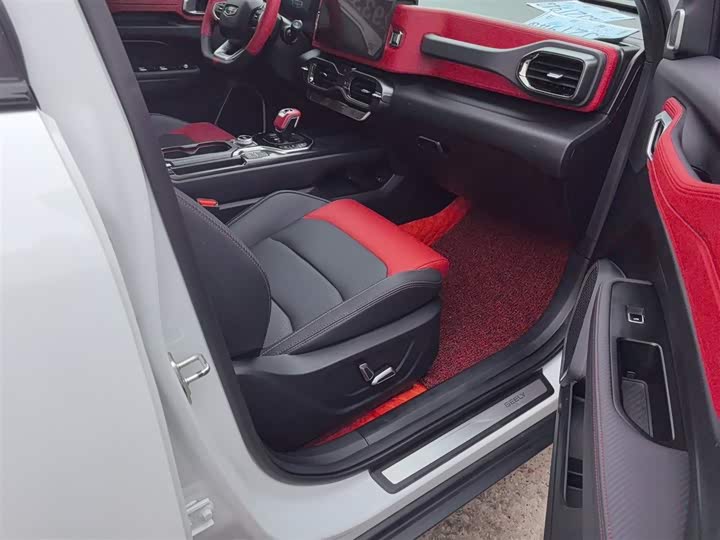 Фото 3 - Geely Icon