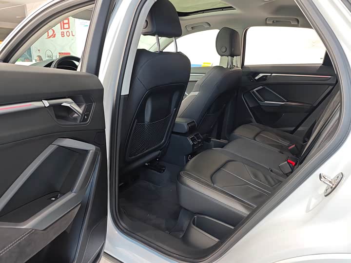 Фото 10 - Audi Q3 Sportback