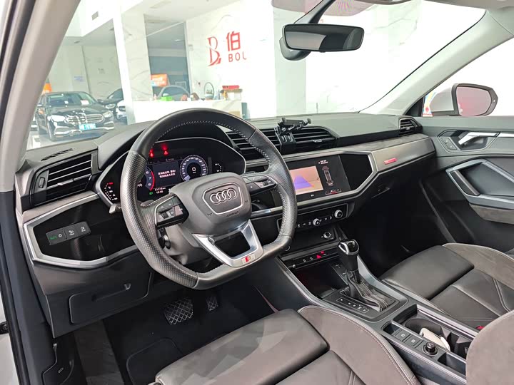 Фото 11 - Audi Q3 Sportback