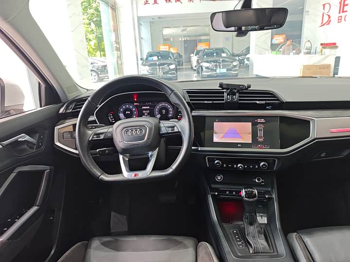 Фото 7 - Audi Q3 Sportback