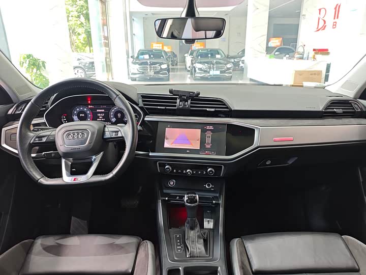 Фото 9 - Audi Q3 Sportback