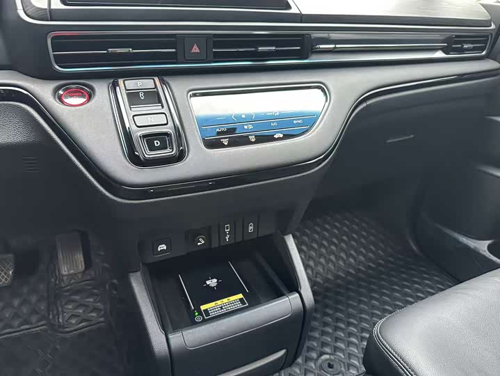 Фото 15 - Honda Elysion