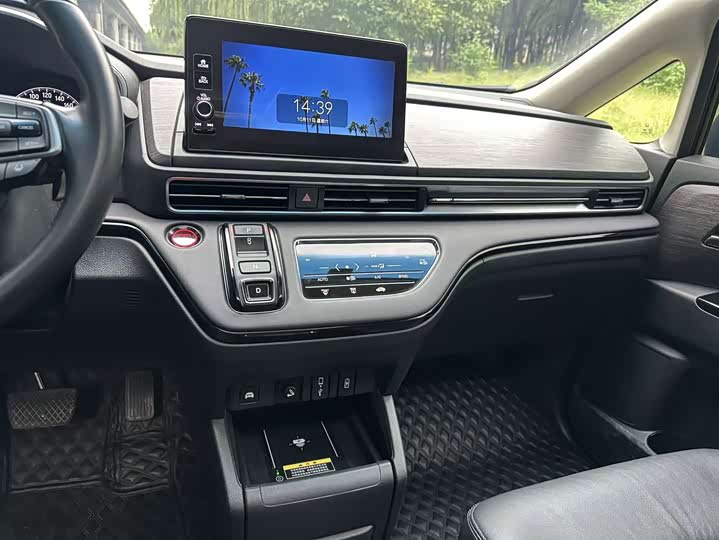 Фото 17 - Honda Elysion