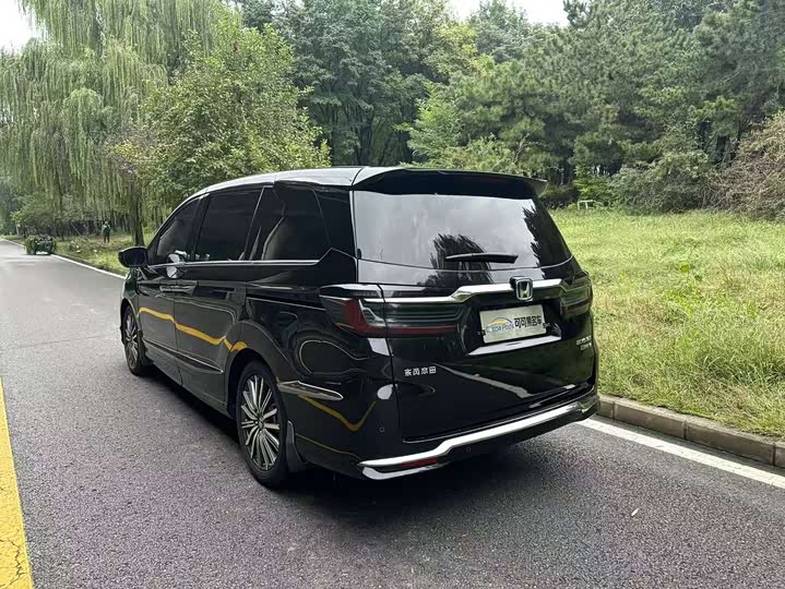 Фото 5 - Honda Elysion