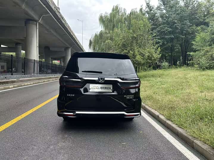 Фото 6 - Honda Elysion