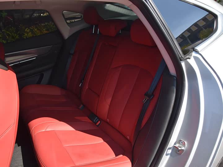 Фото 13 - XPeng P7