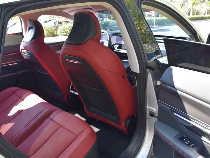 Фото 14 - XPeng P7