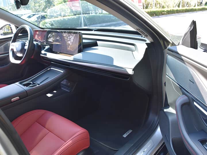 Фото 16 - XPeng P7