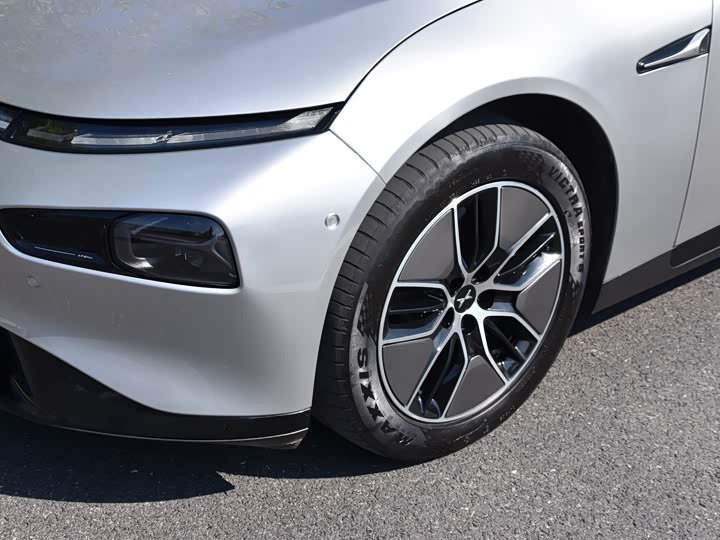 Фото 6 - XPeng P7