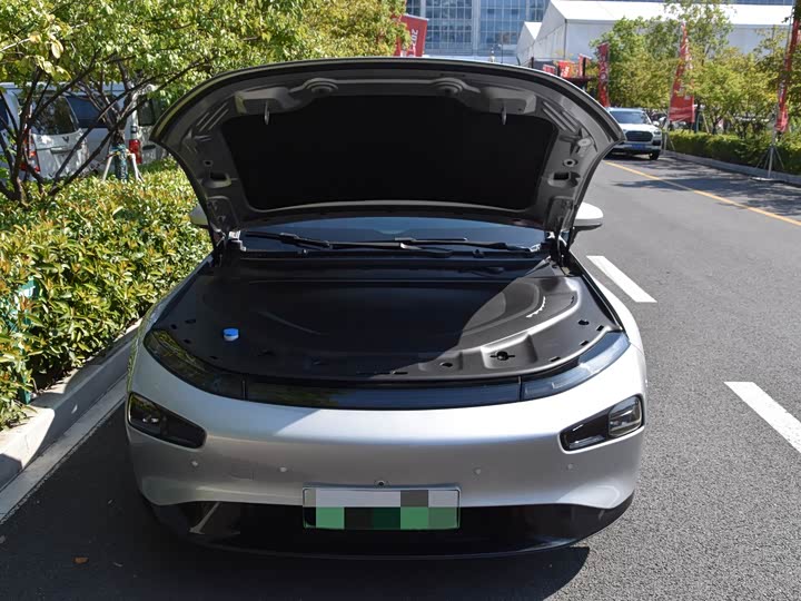 Фото 8 - XPeng P7