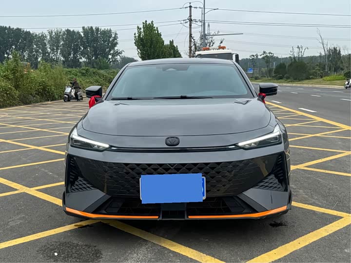 Фото 2 - Changan UNI-V