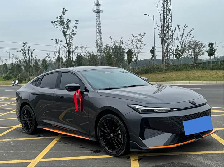 Фото 3 - Changan UNI-V