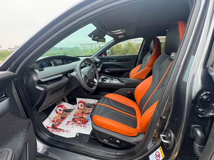 Фото 8 - Changan UNI-V