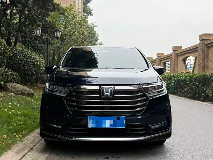 Фото 1 - Honda Odyssey