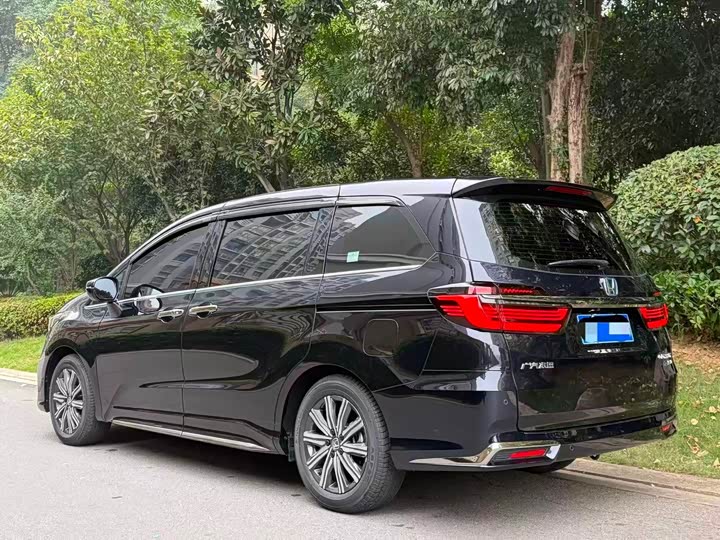 Фото 3 - Honda Odyssey