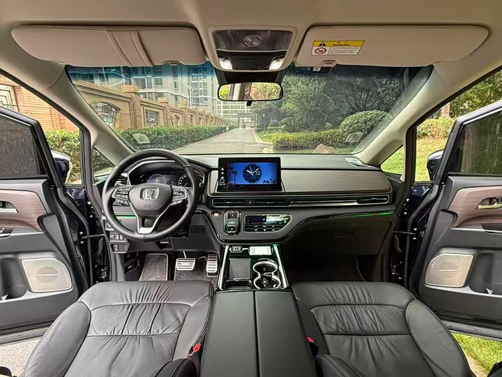 Фото 8 - Honda Odyssey