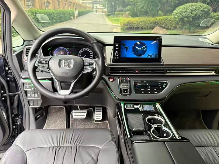 Фото 9 - Honda Odyssey