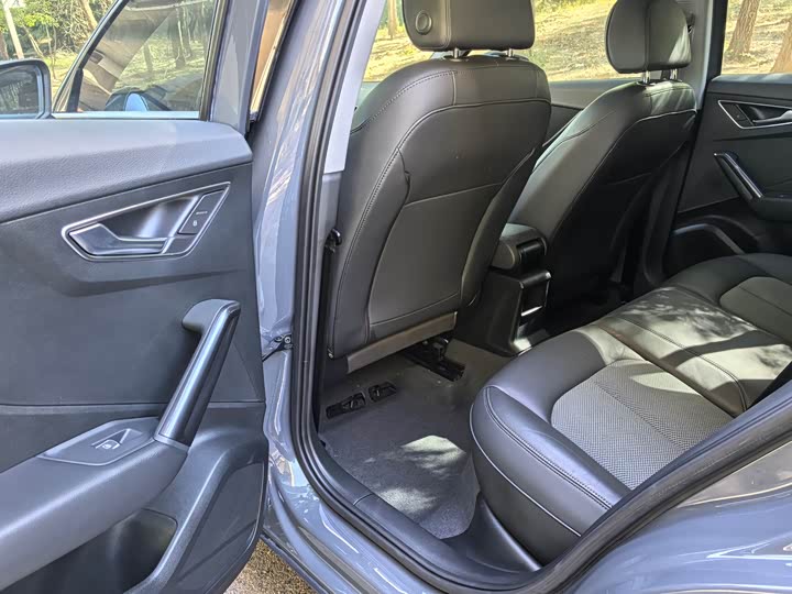 Фото 10 - Audi Q2L