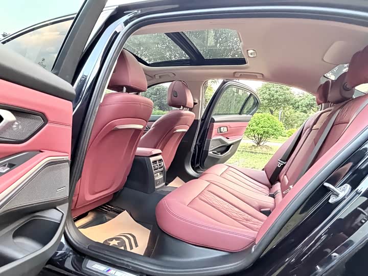 Фото 23 - BMW 3 Series