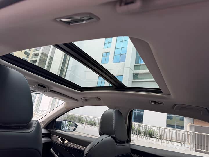 Фото 12 - Geely Preface