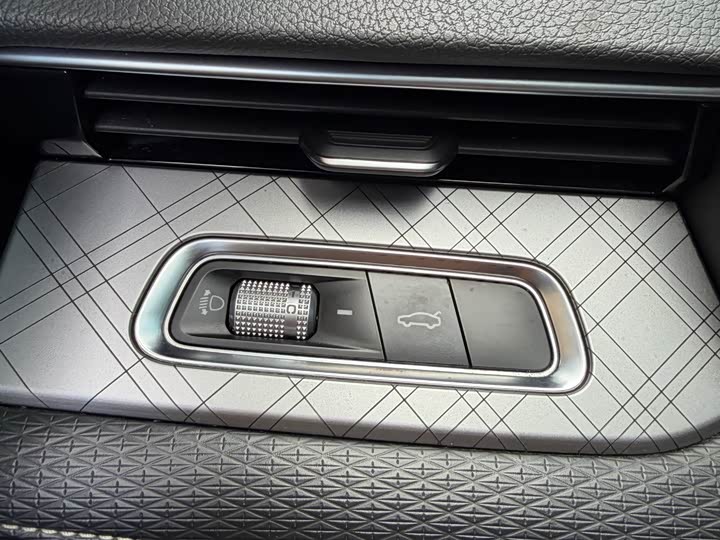 Фото 17 - Geely Preface