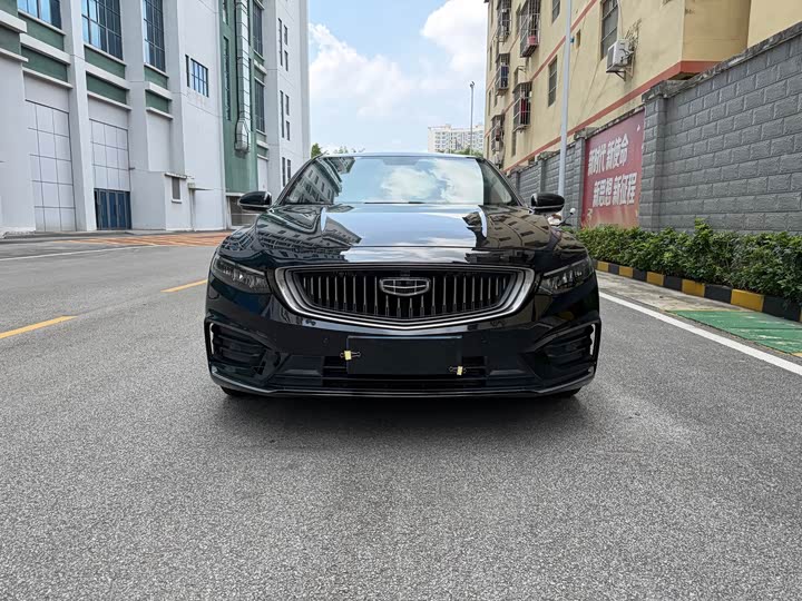 Фото 2 - Geely Preface