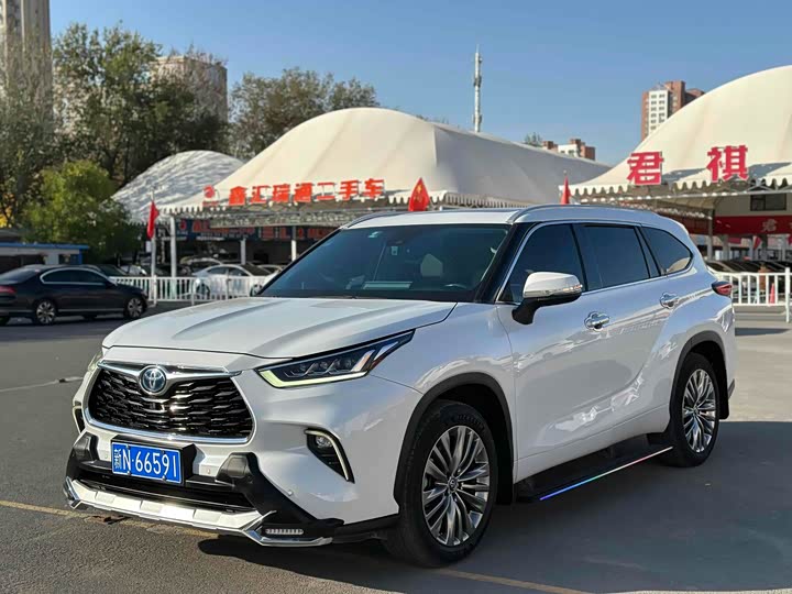 Фото 2 - Toyota Highlander