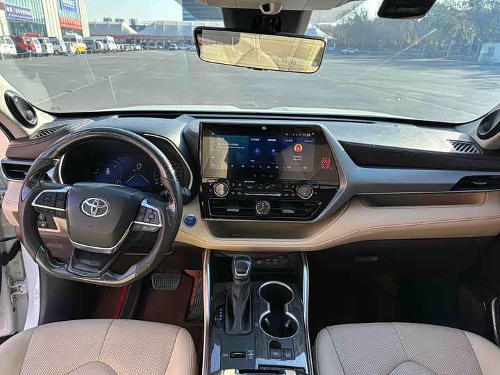 Фото 6 - Toyota Highlander