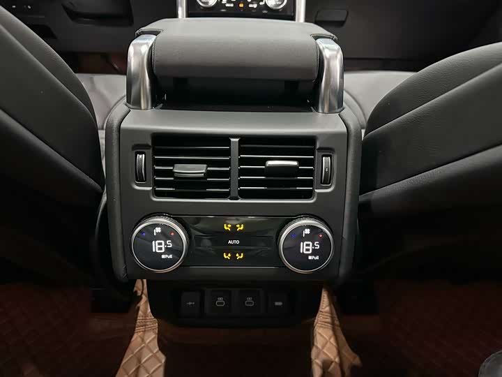 Фото 13 - Land Rover Discovery