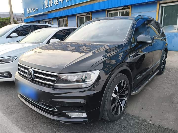 Фото 2 - Volkswagen Tiguan L Pro