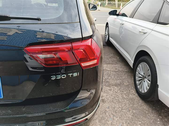 Фото 8 - Volkswagen Tiguan L Pro