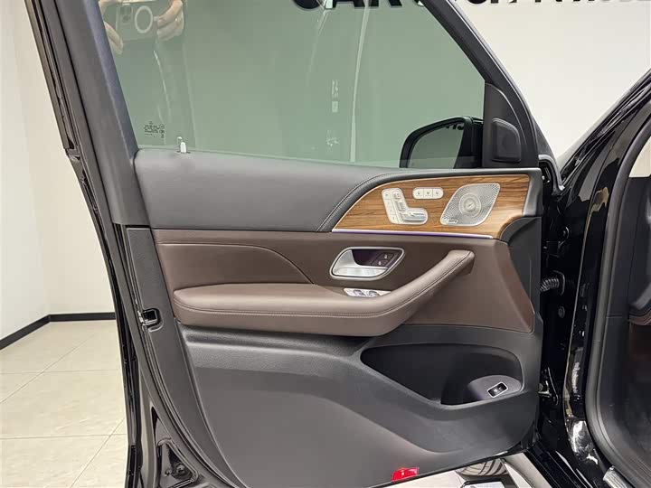 Фото 11 - Mercedes-Benz GLS-Class