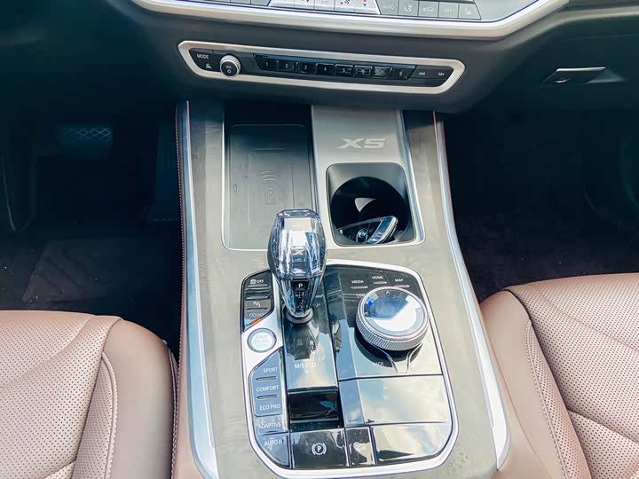 Фото 17 - BMW X5