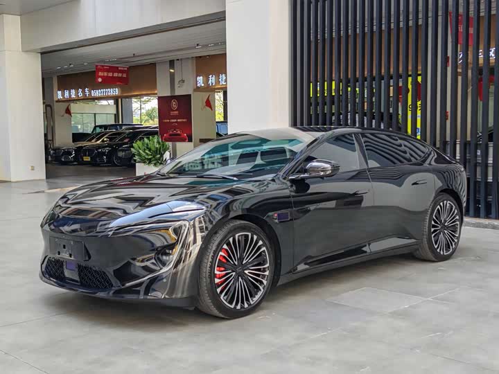 Фото 1 - Avatr 12