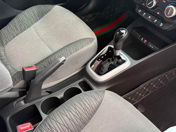 Фото 13 - Kia Pegas