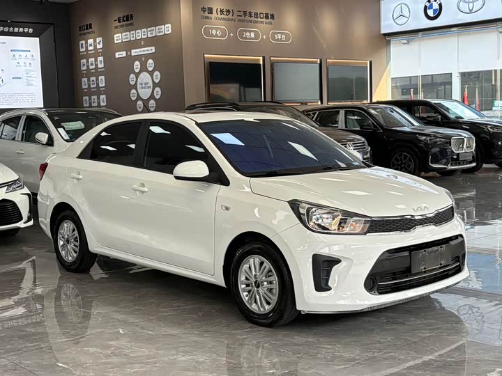 Фото 3 - Kia Pegas