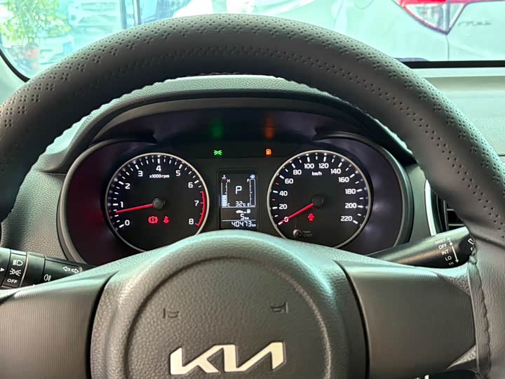 Фото 6 - Kia Pegas