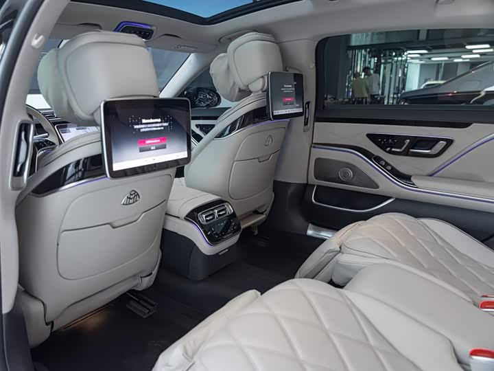 Фото 10 - Mercedes-Benz Maybach S-Class