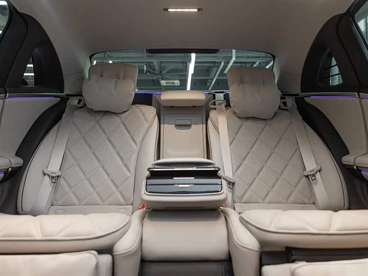 Фото 13 - Mercedes-Benz Maybach S-Class