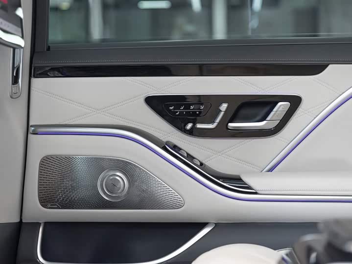 Фото 17 - Mercedes-Benz Maybach S-Class