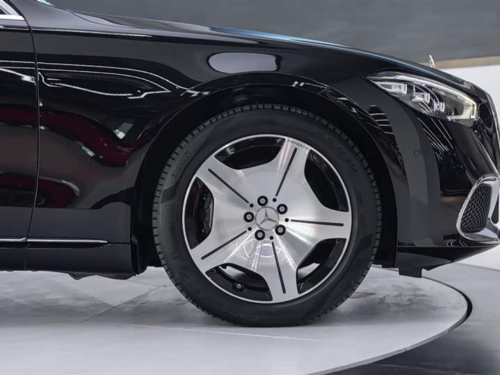 Фото 22 - Mercedes-Benz Maybach S-Class