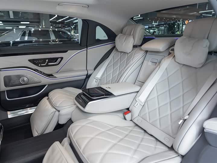 Фото 9 - Mercedes-Benz Maybach S-Class